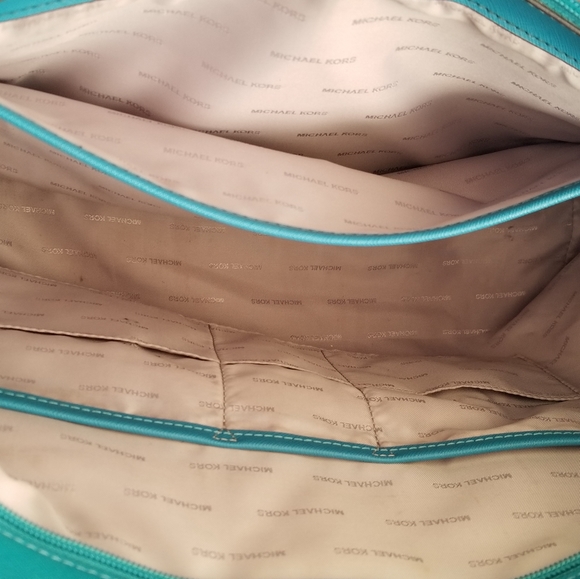 Micheal Kors handbag - Picture 3 of 3